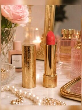 Gucci Rouge à Lèvres Satin lipstick 300 Sadie Firelight New